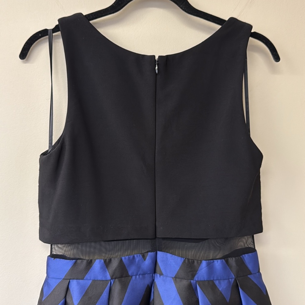Betsy & Adam Sleeveless Mesh Waist Chevron Print Gown | Black/Blue | sz 8P | GUC - Picture 10 of 12